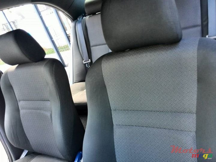 2008' Toyota Avensis photo #2