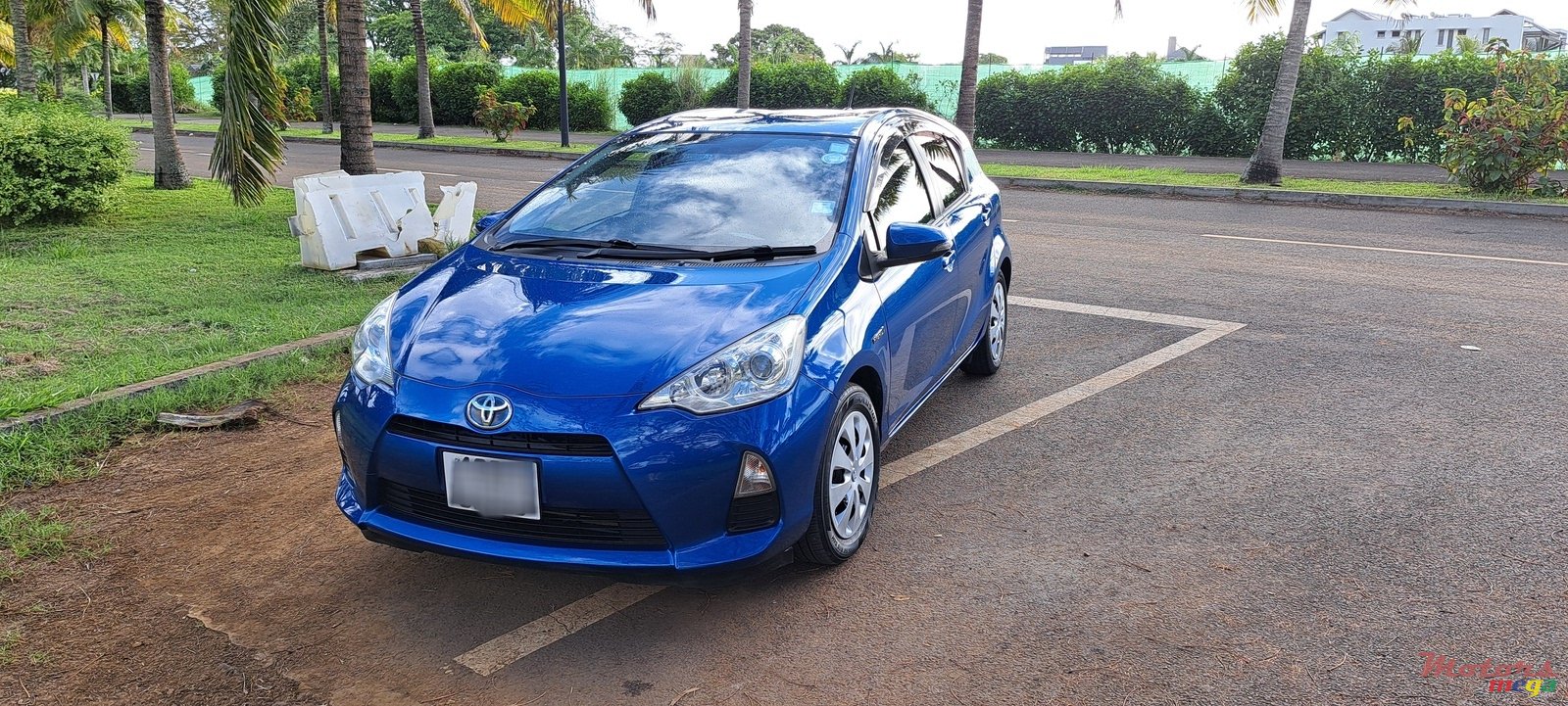 2013' Toyota Aqua photo #1