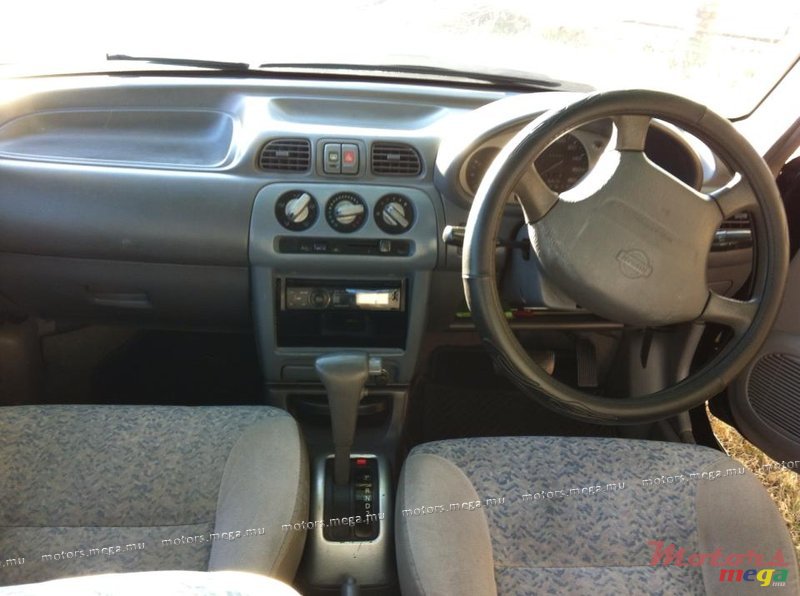 1999' Nissan photo #1