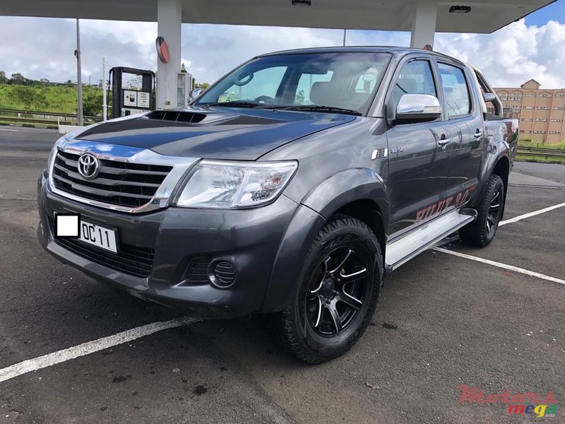 2011' Toyota Hilux Raider 3.0 D42 photo #1