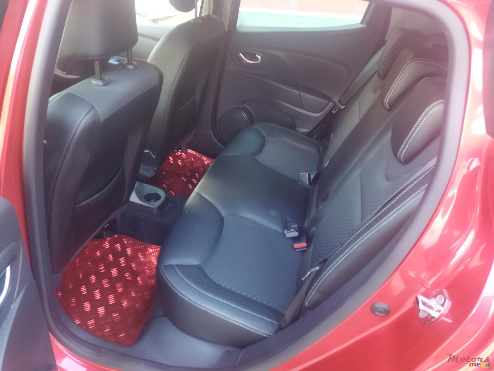 2019' Renault Clio photo #3