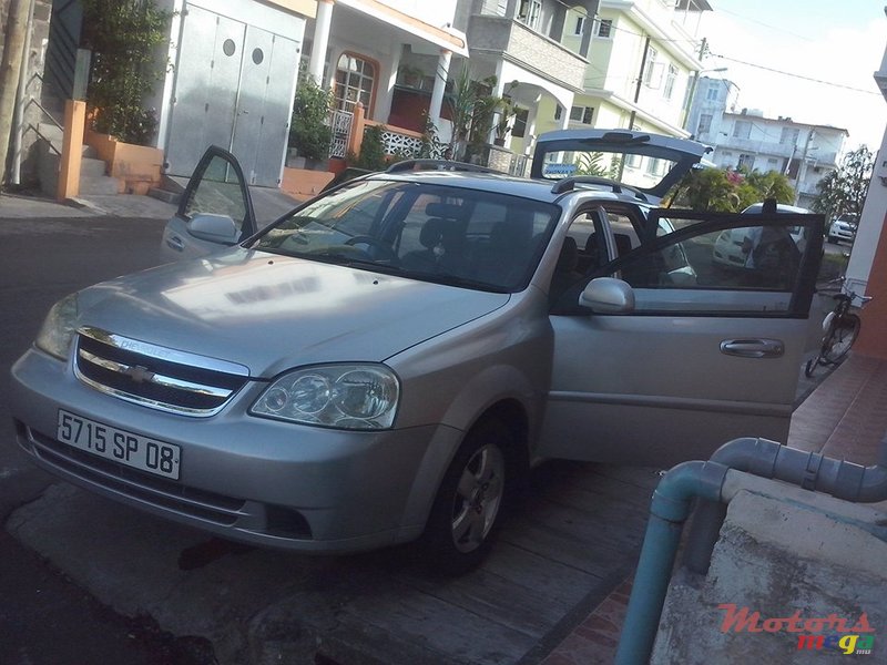 2008' Chevrolet hatchback photo #1