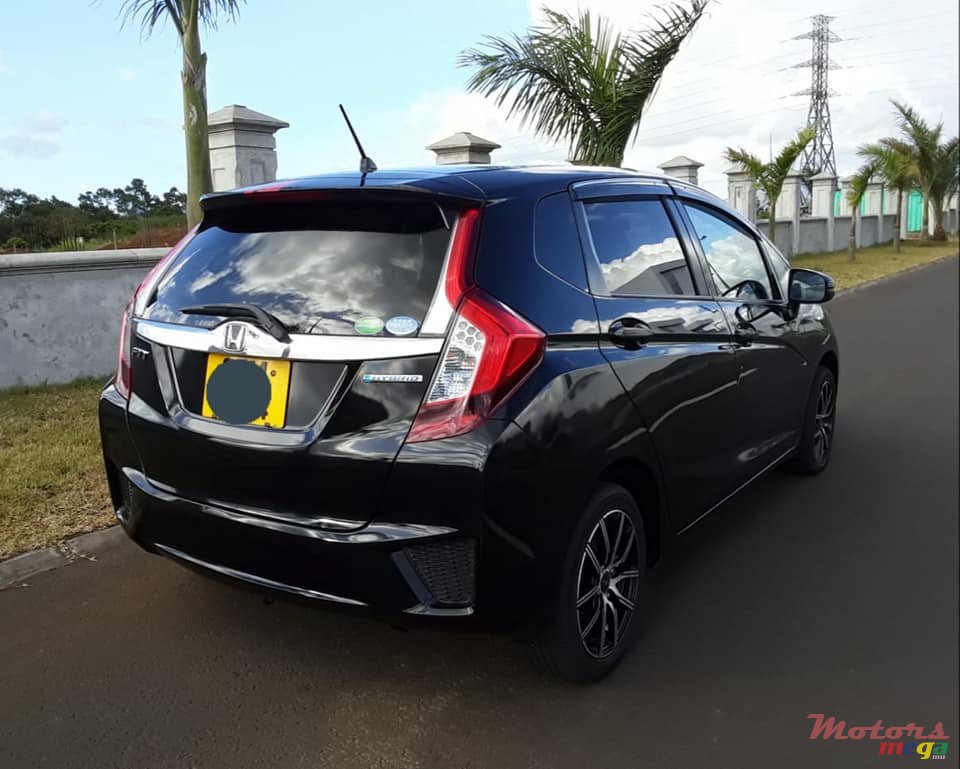 2014' Honda Fit HYBRID photo #2