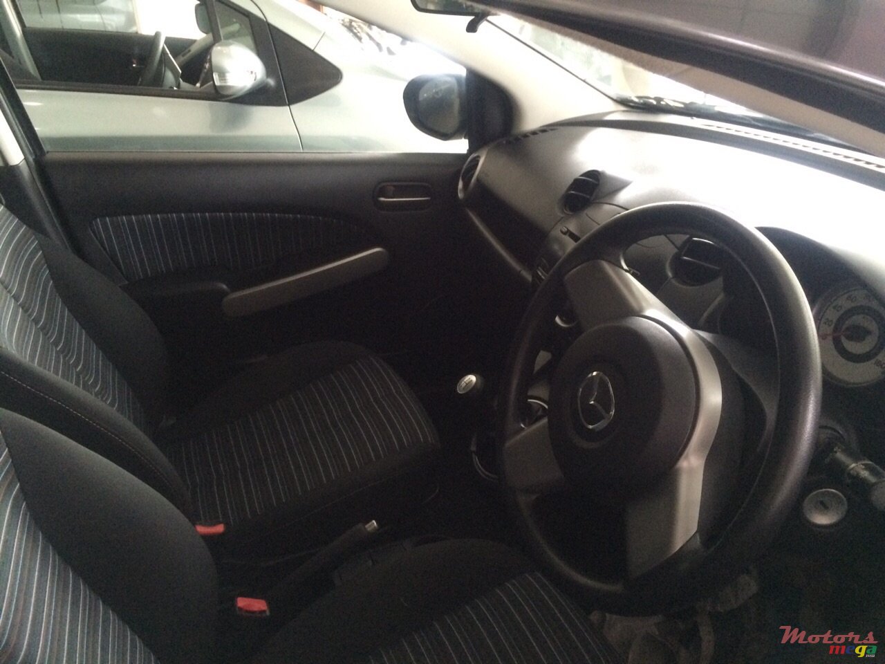 2010' Mazda Demio photo #2