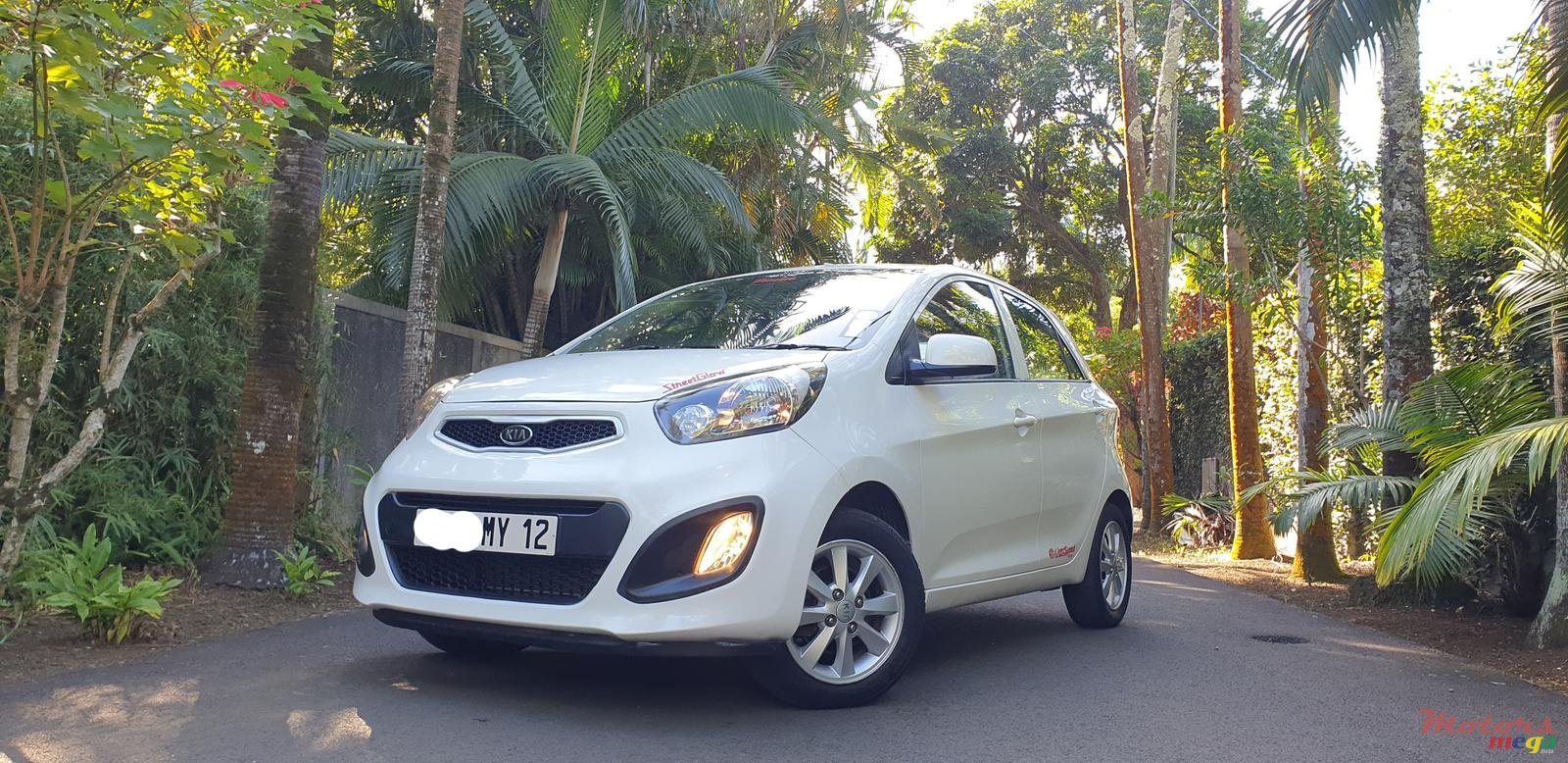 2012' Kia Picanto photo #2