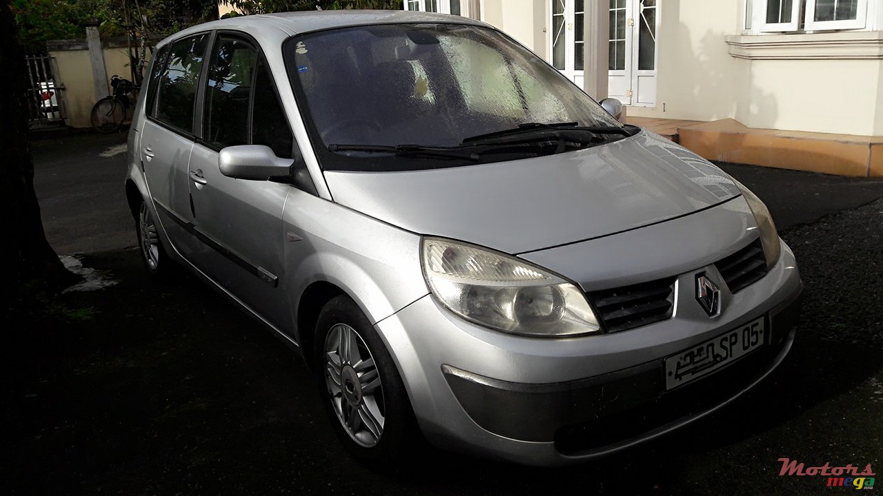 2005' Renault Scenic photo #1