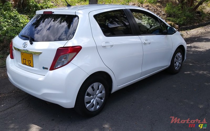 2012' Toyota Vitz 1.3 photo #3