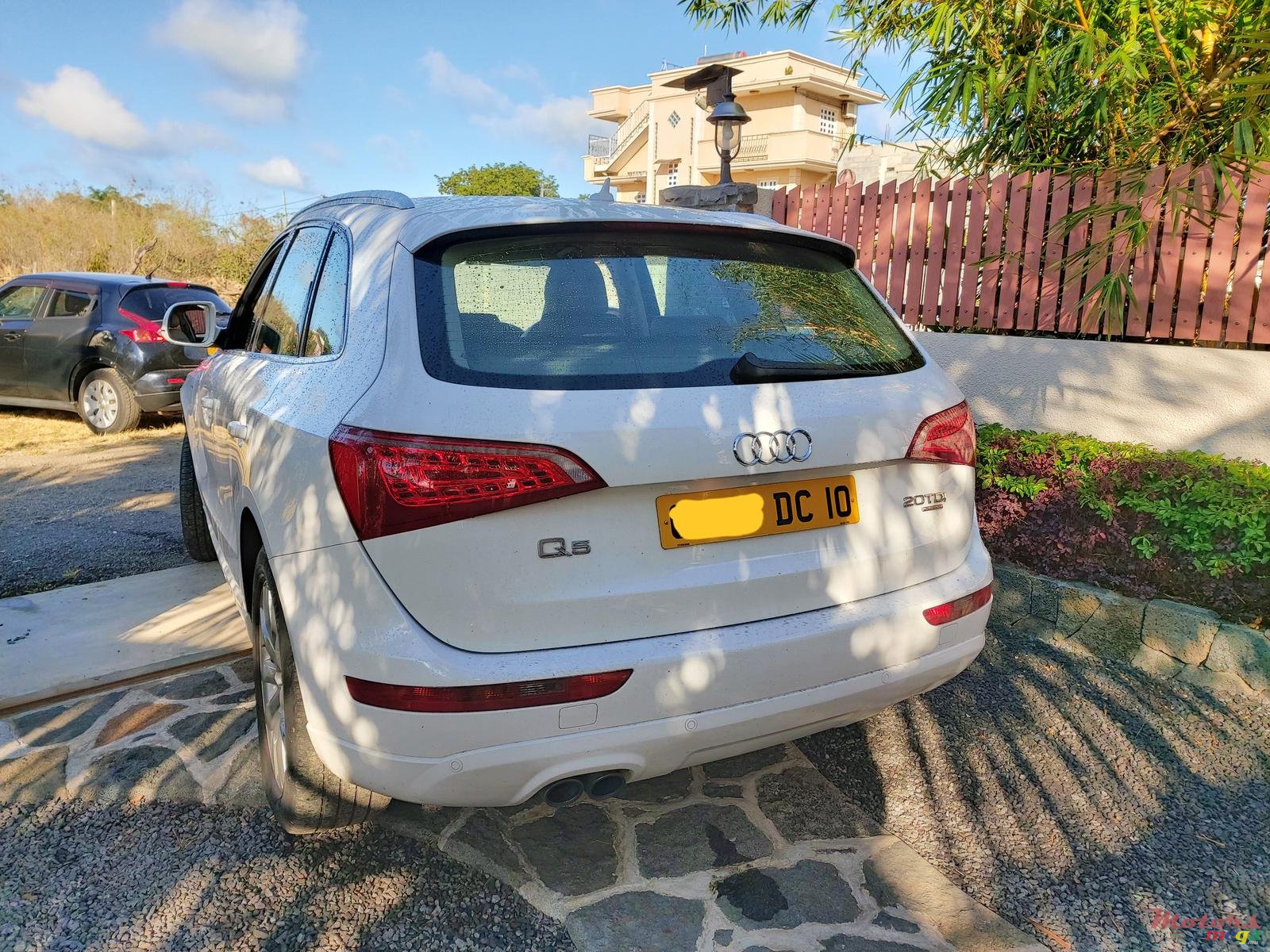 2010' Audi Q5 photo #6