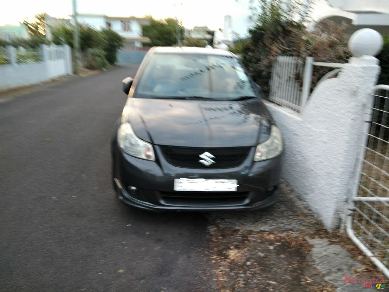 2011' Suzuki SX4 photo #1