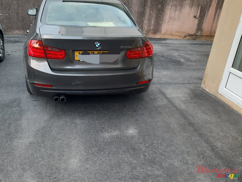 2014' BMW 328 F30 photo #5