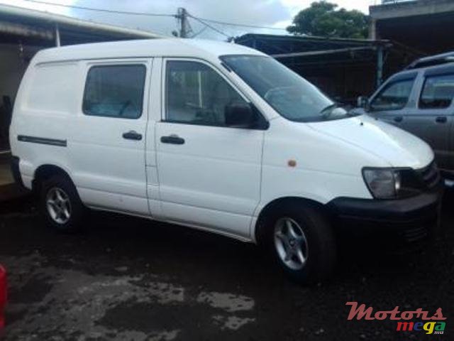 2004' Toyota Town Ace photo #1