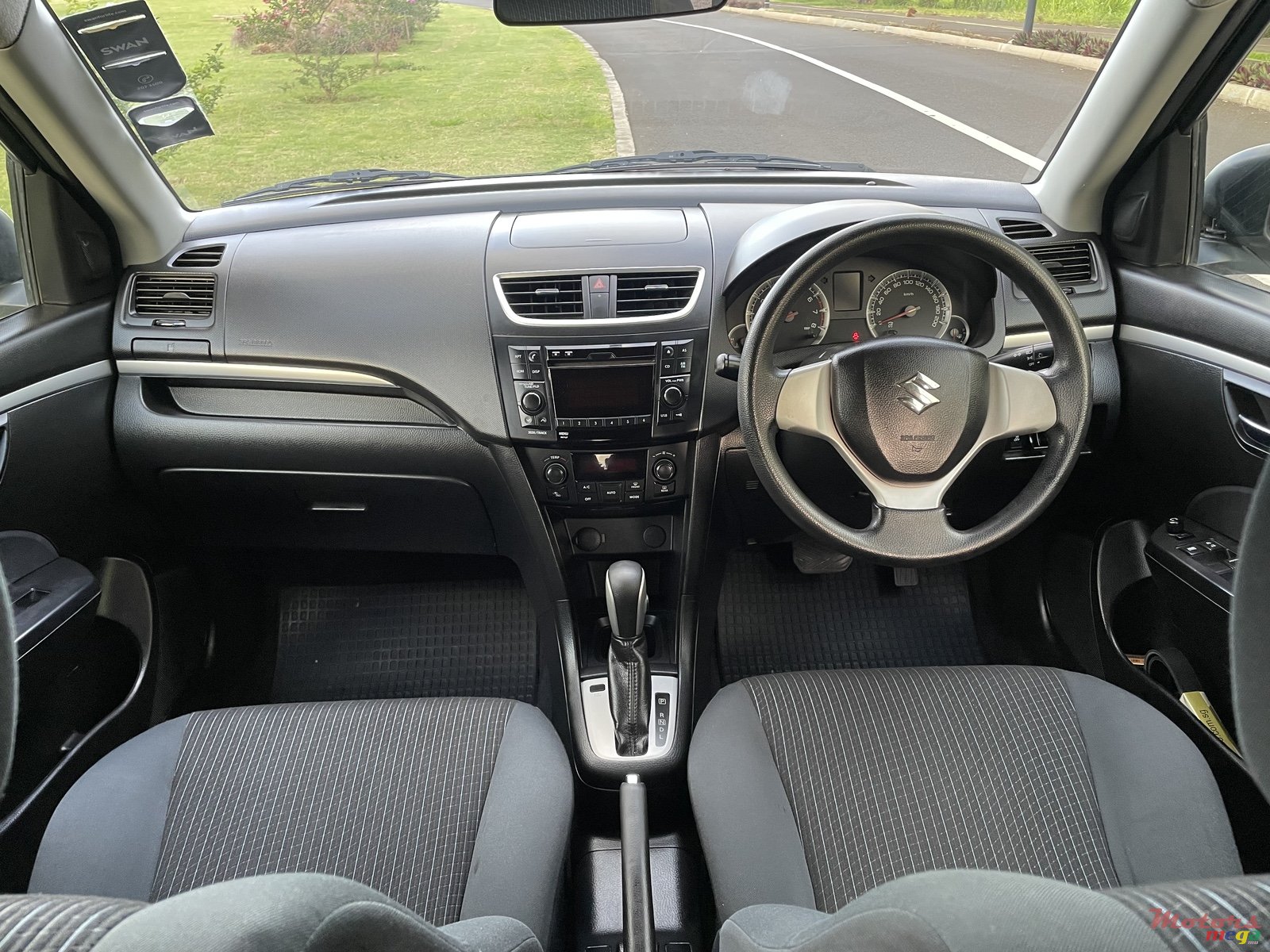 2014' Suzuki Swift photo #2