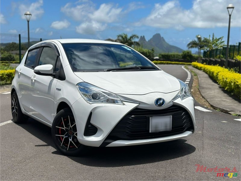 2019' Toyota Vitz 1.5 Hybrid photo #3