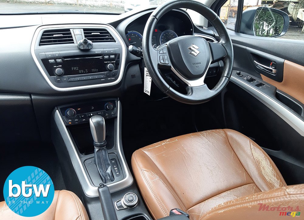 2015' Suzuki SX4 S-Cross ALLGRIP photo #5