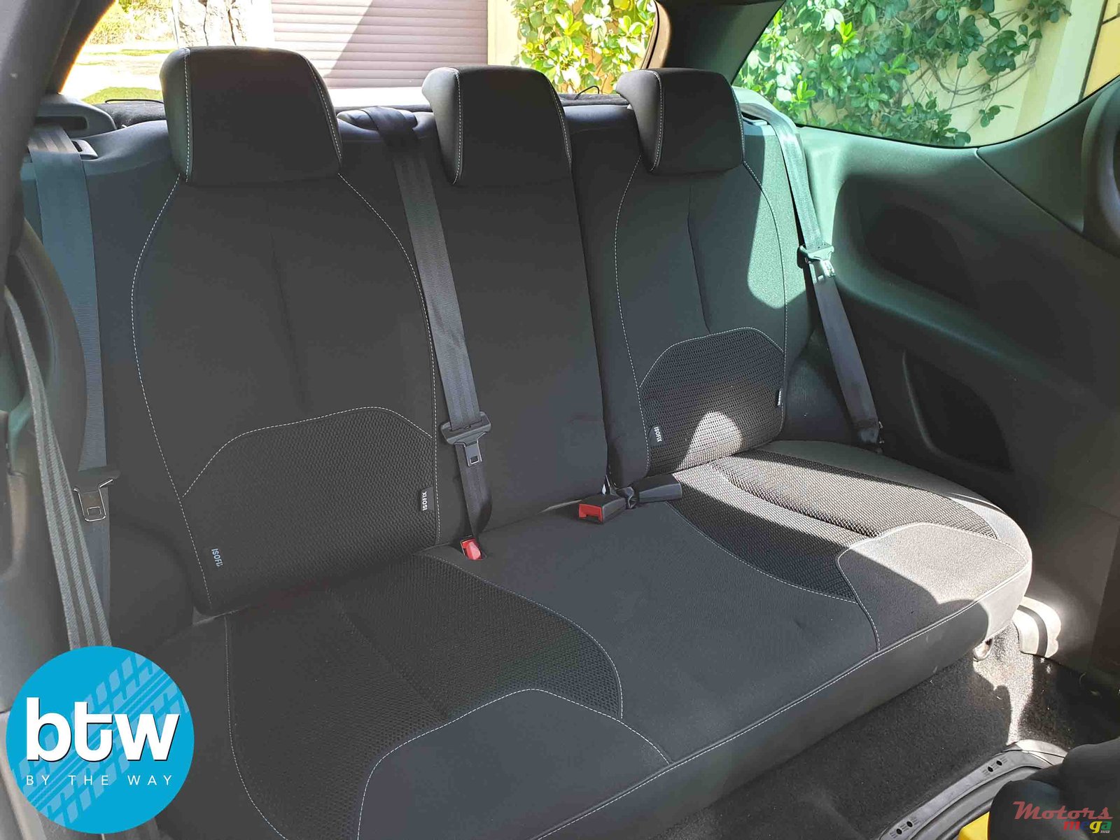 2012' Citroen DS 3 Automatic photo #3