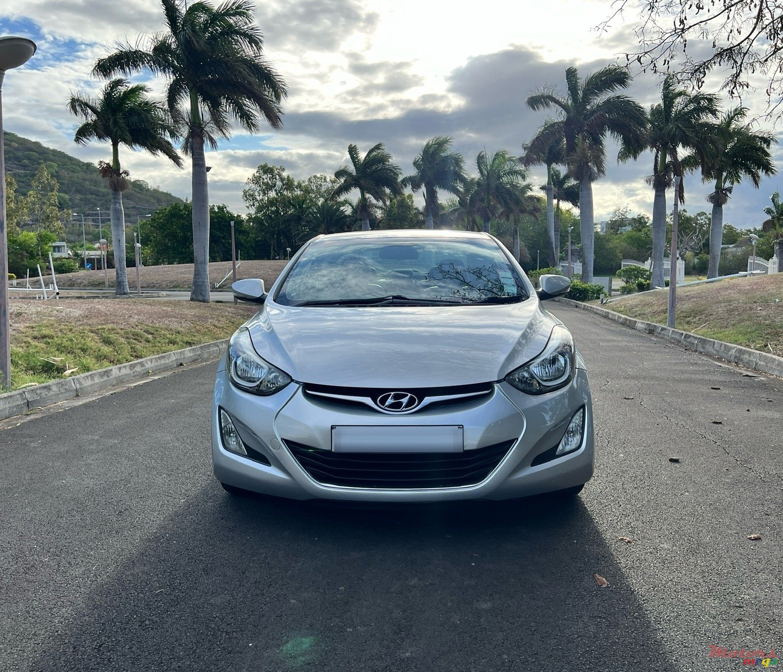 2015' Hyundai Elantra photo #1