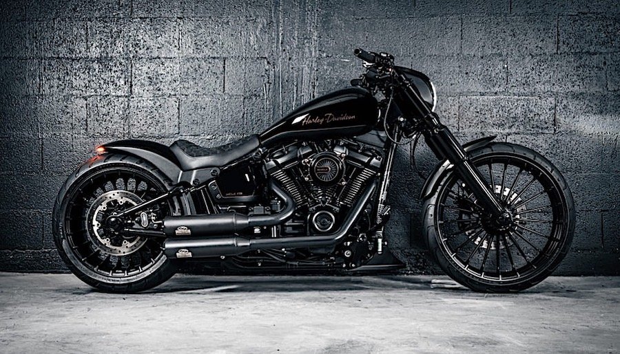 Custom Harley-Davidson Breakout Is Worth More Than the Dodge Challenger R/T Scat Pack