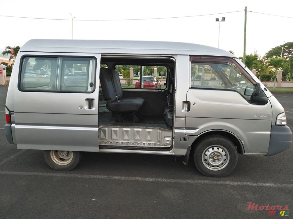 2002' Nissan Vanette photo #6