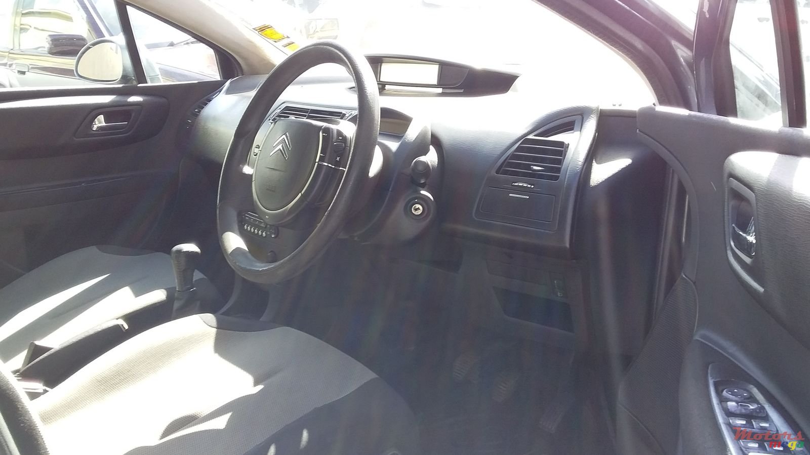 2007' Citroen C4 photo #4