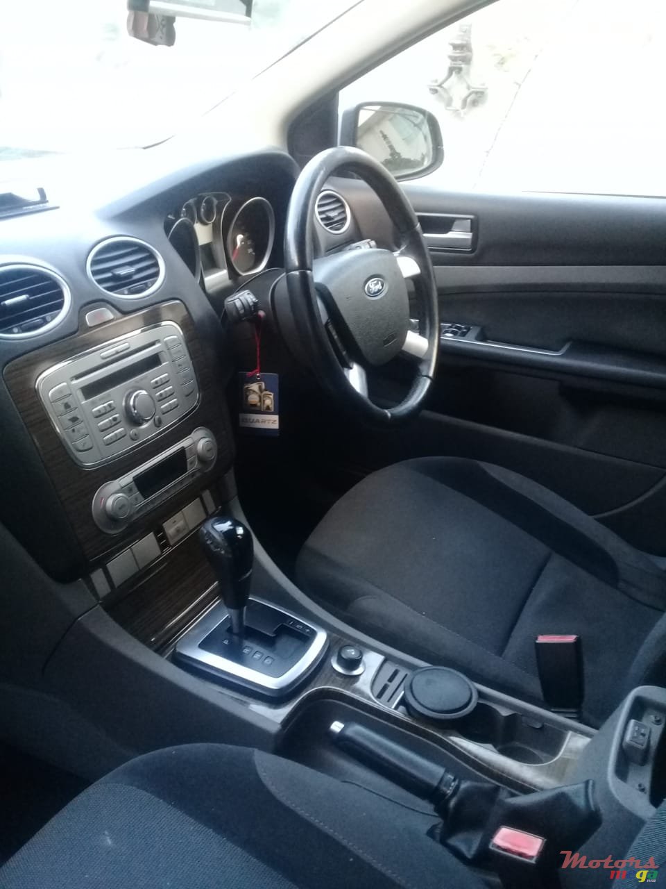 2009' Ford Focus Hatchback photo #2