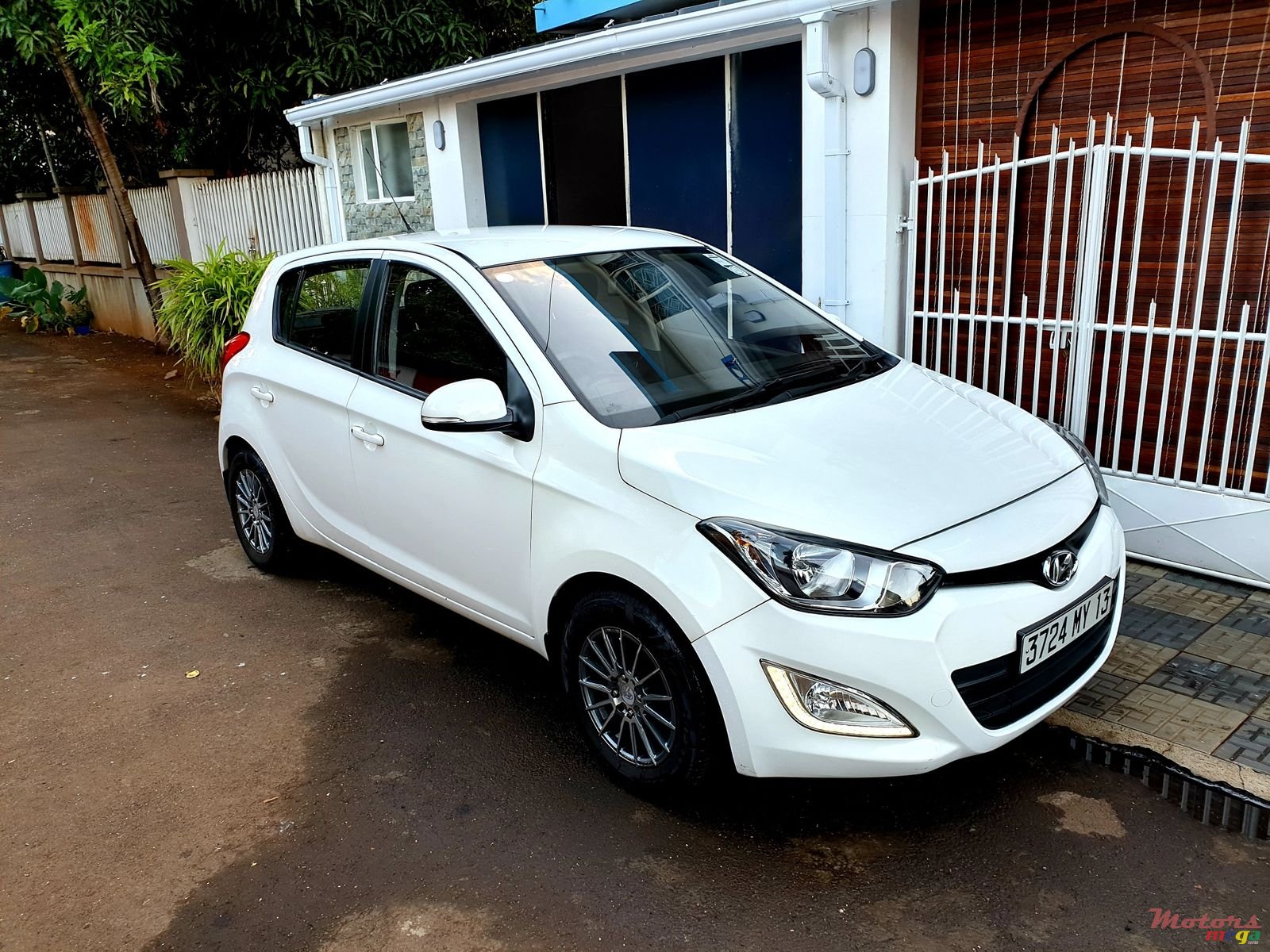 2013' Hyundai i20 photo #5