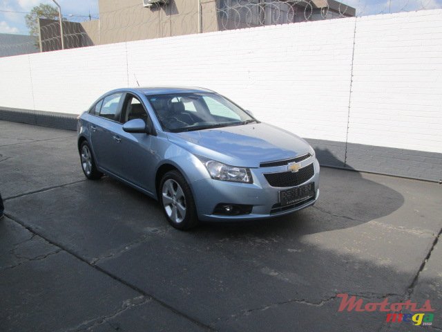 2010' Chevrolet Cruze LS photo #1