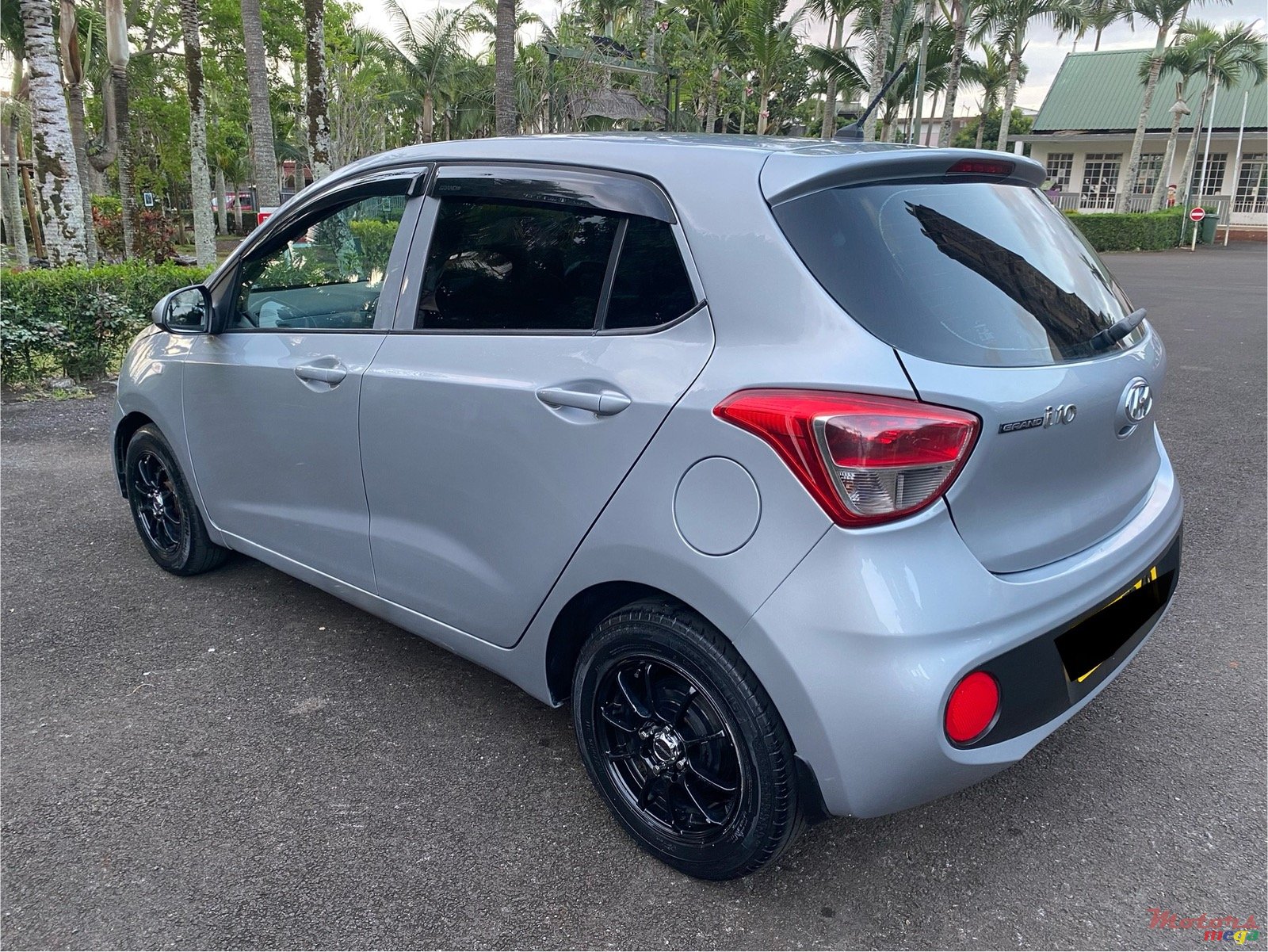 2019' Hyundai Grand i10 photo #3