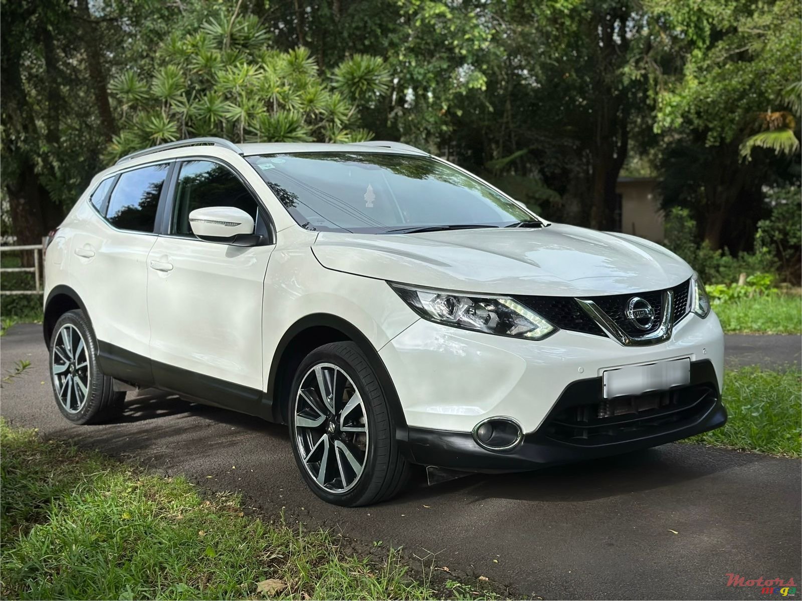 2014' Nissan Qashqai 1.6 Diesel photo #1