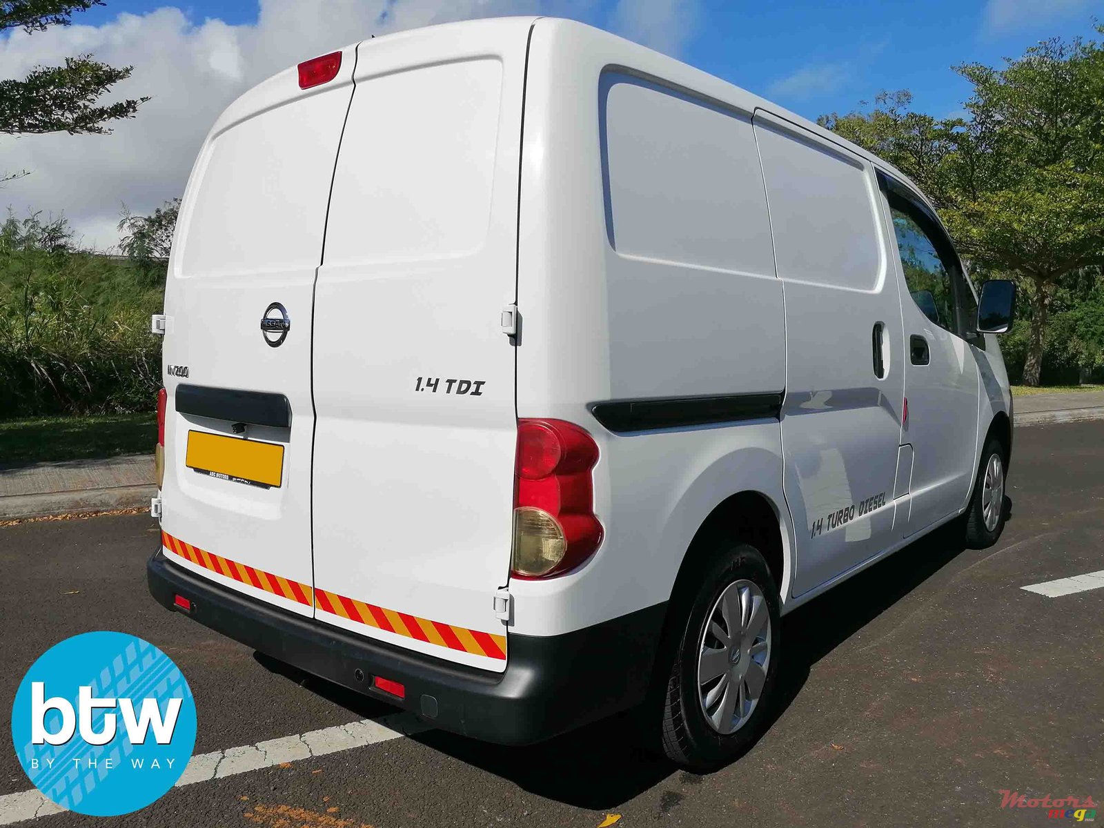 2018' Nissan NV photo #3