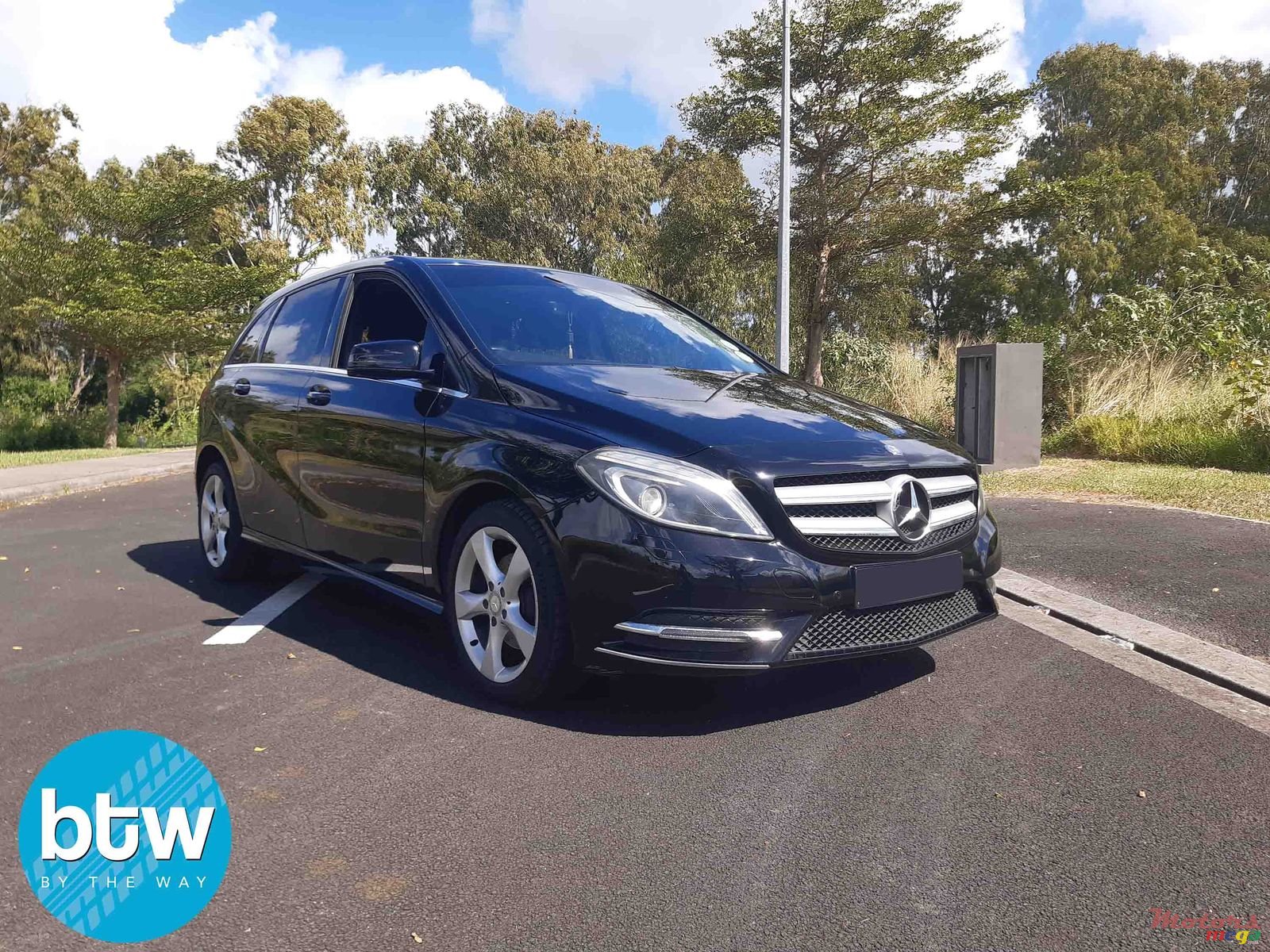 2013' Mercedes-Benz B-Class 200 photo #1