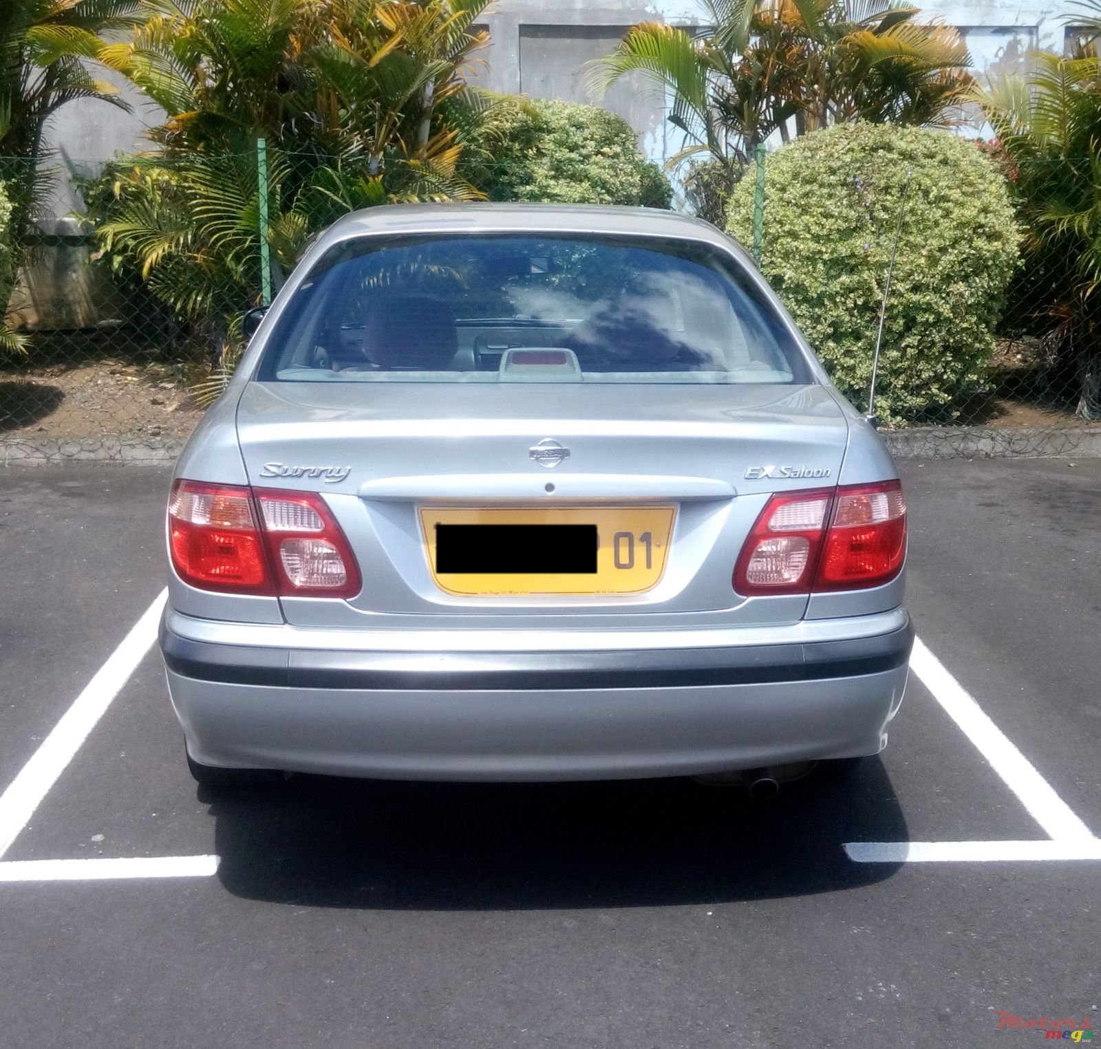 2001' Nissan Sunny photo #2