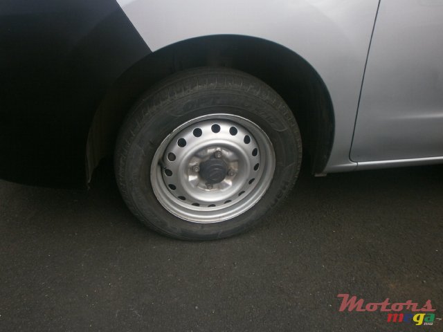 2010' Nissan NV 200 photo #7