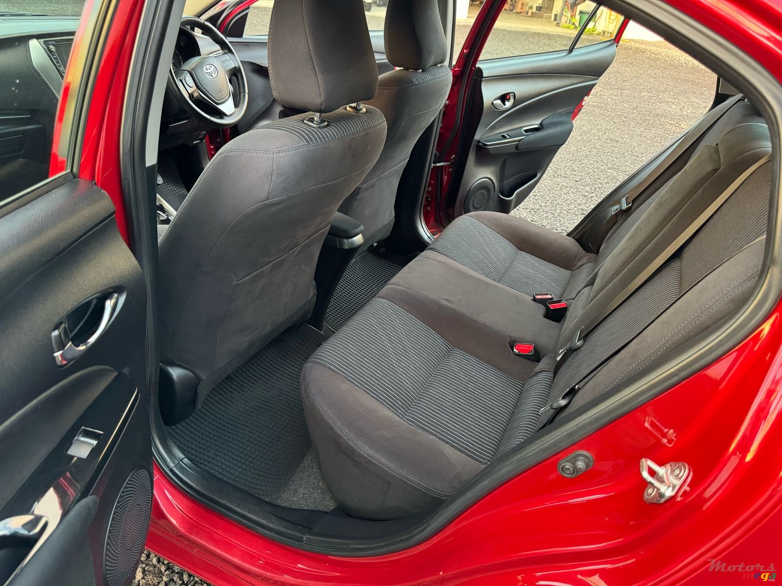 2019' Toyota Yaris photo #4