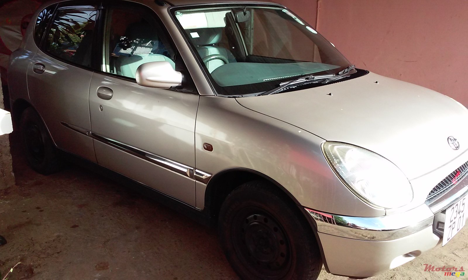 2001' Toyota 998cc photo #1