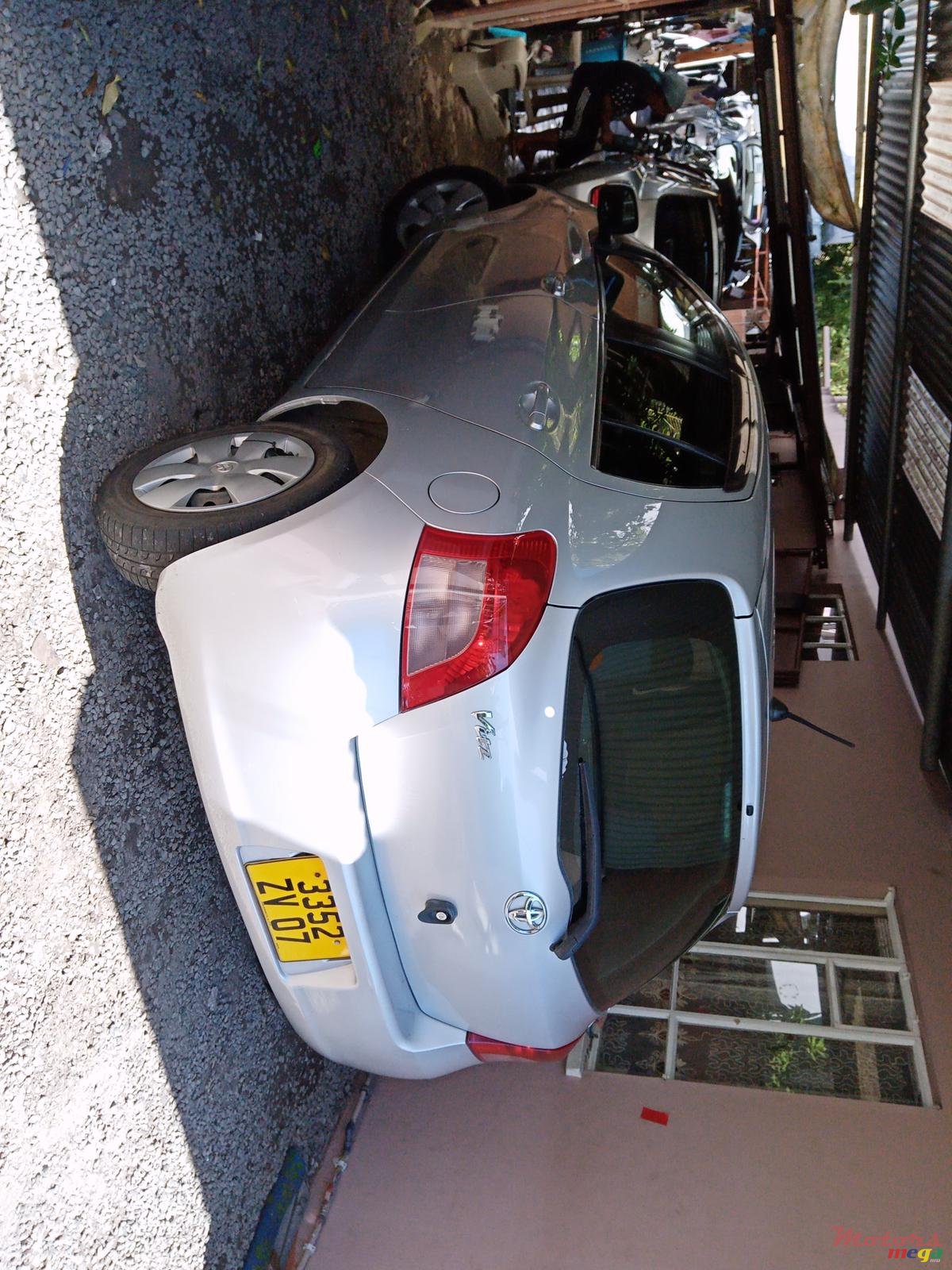 2007' Toyota Vitz photo #4