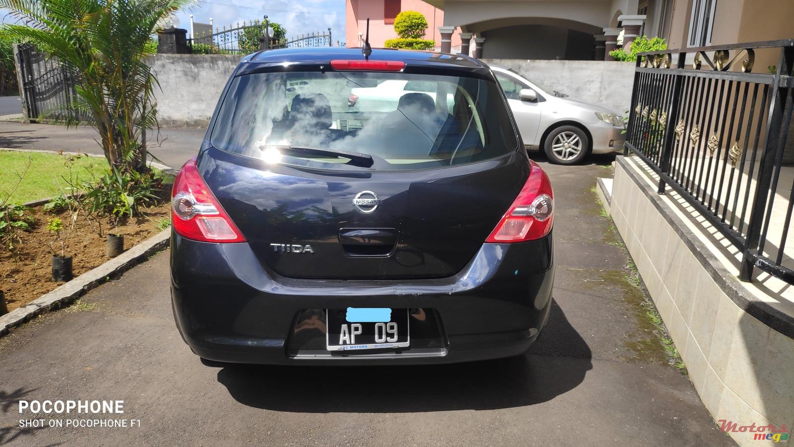 2009' Nissan Tiida photo #2