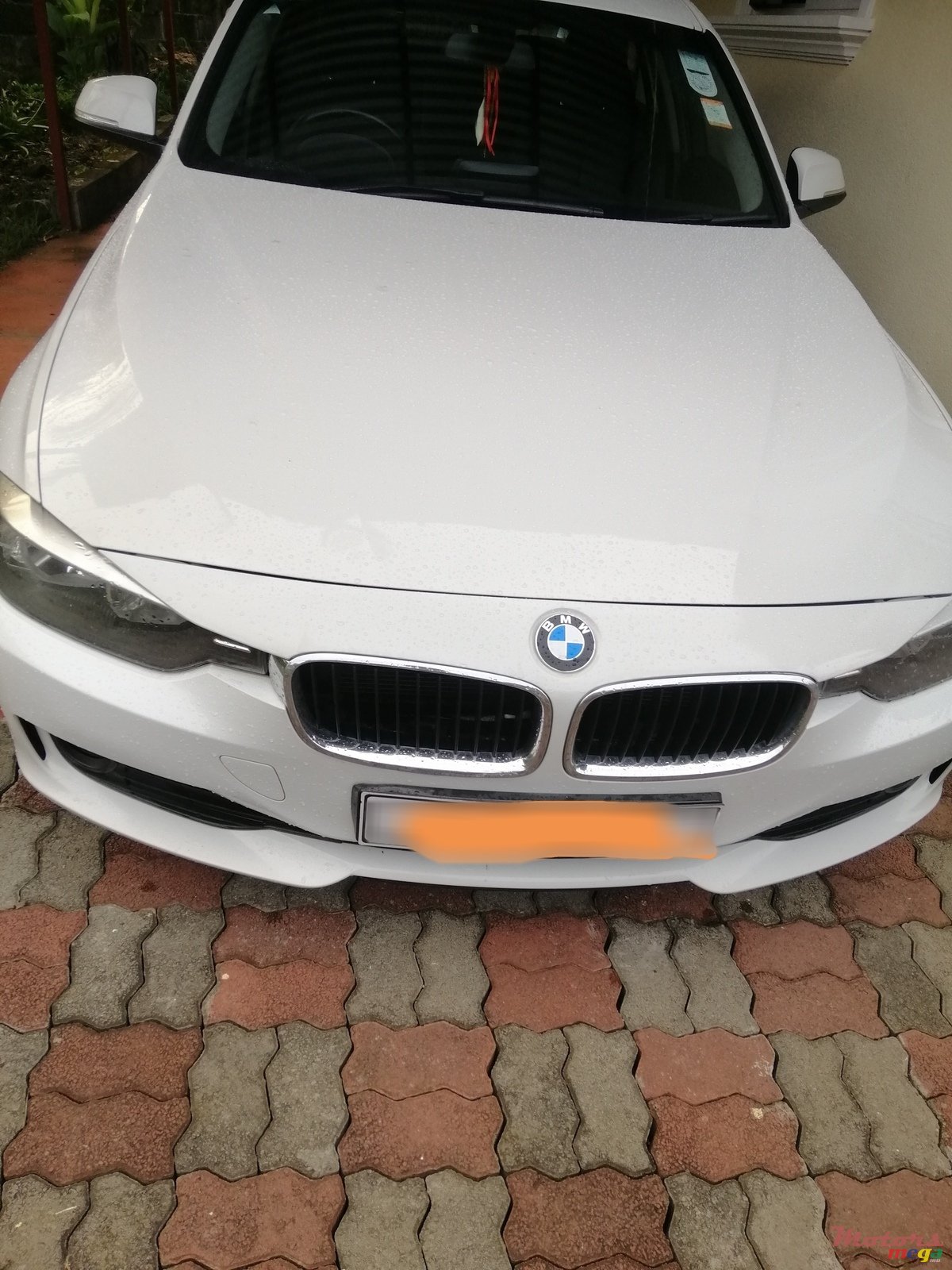 2013' BMW 3 Series photo #1