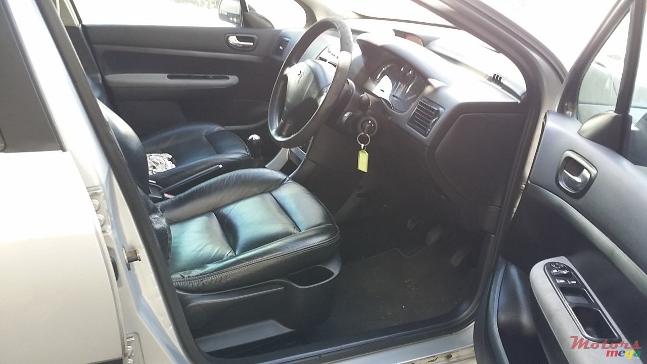 2008' Peugeot 307 photo #5