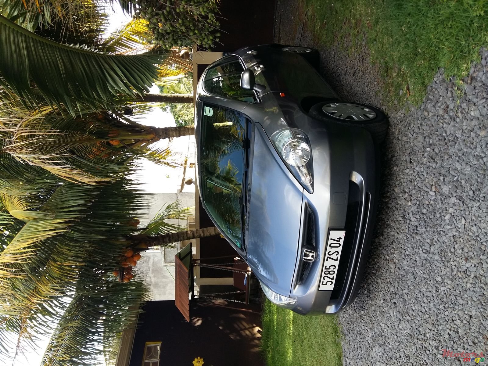 2004' Honda Fit photo #2