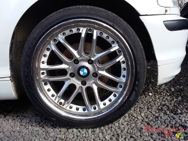 2000' BMW 318 photo #3