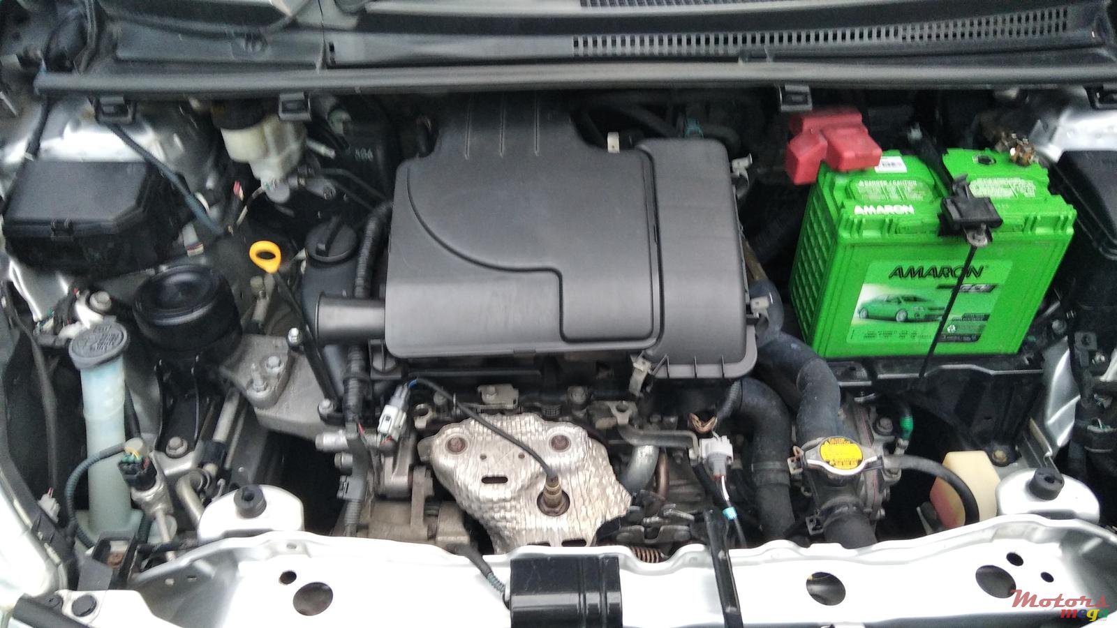 2011' Toyota Vitz photo #4