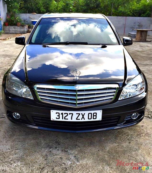 2008' Mercedes-Benz C-Class photo #1
