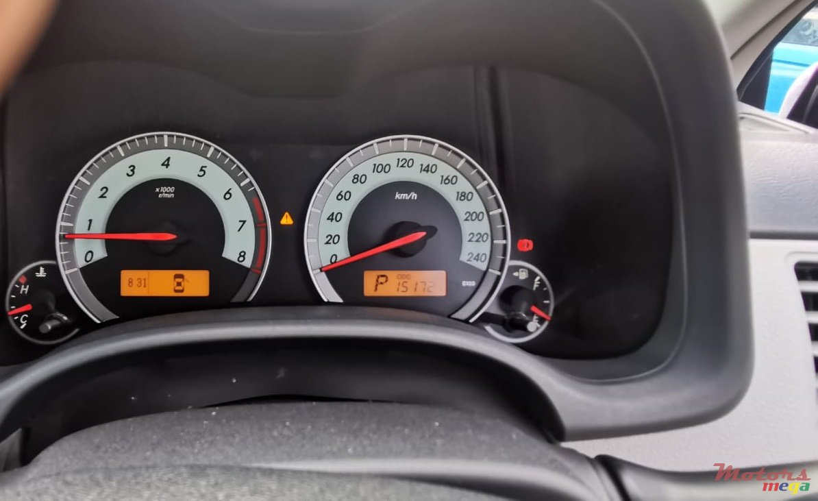 2014' Toyota Corolla GLI photo #3