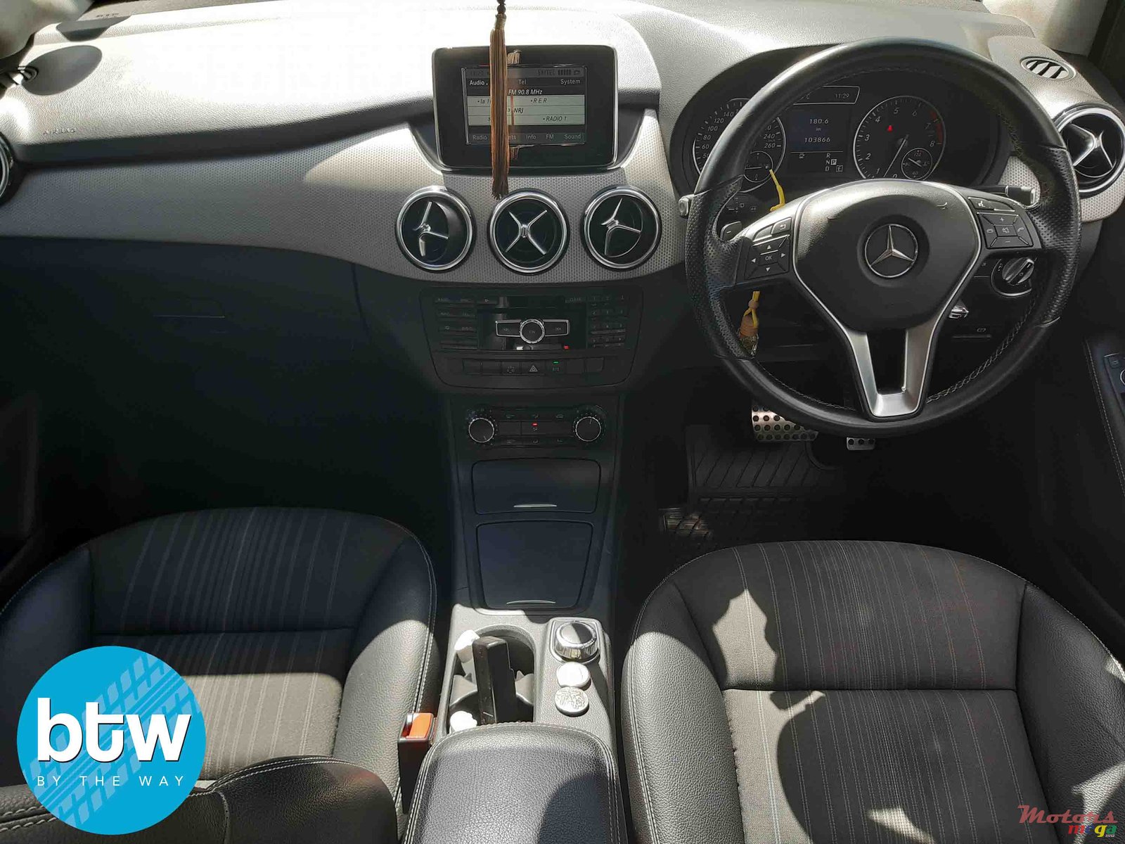 2013' Mercedes-Benz B-Class 200 photo #5