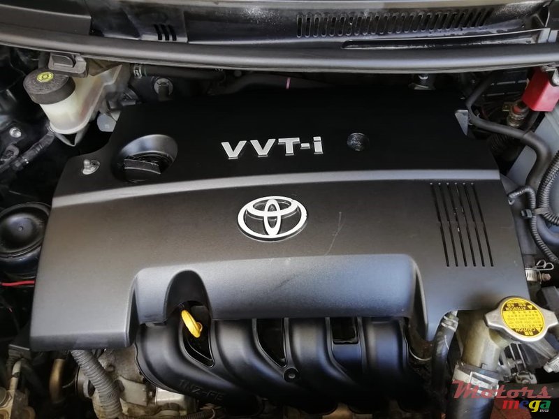 2010' Toyota Vitz photo #5