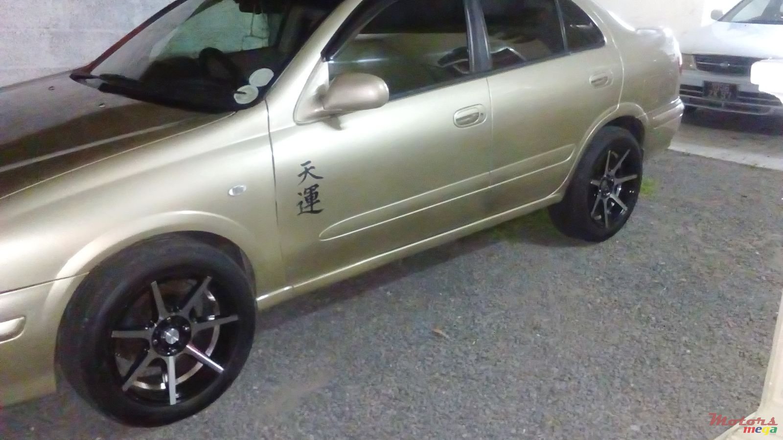 2001' Nissan Sunny photo #3