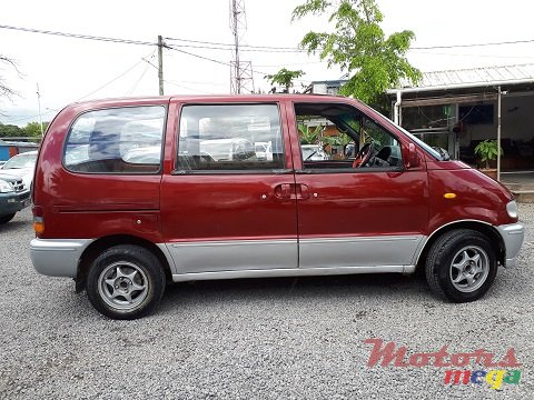 1992' Nissan Serena photo #4