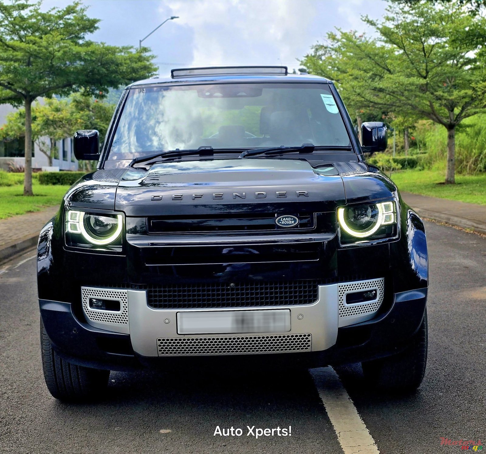 2021' Land Rover Defender photo #1