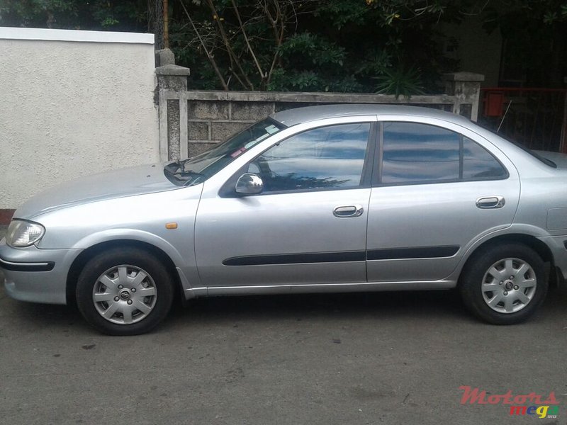 2000' Nissan Sunny photo #1