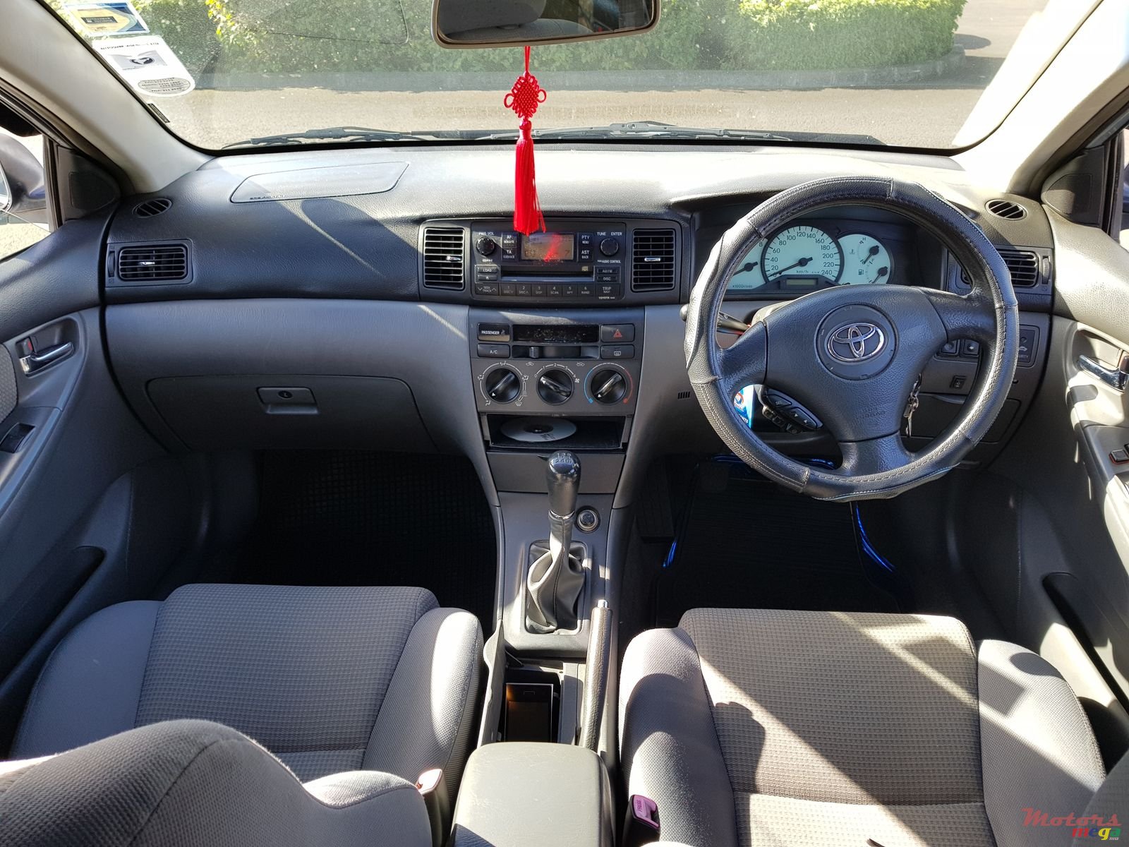 2005' Toyota Corolla NZE photo #3